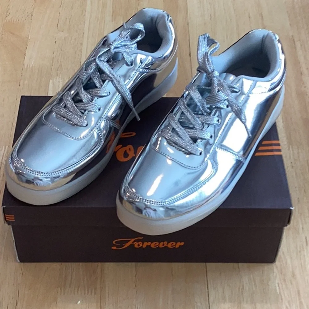 Forever Shiney Silver Shoes, Rubber soles, Size 8.5, NWT - Picture 3 of 6